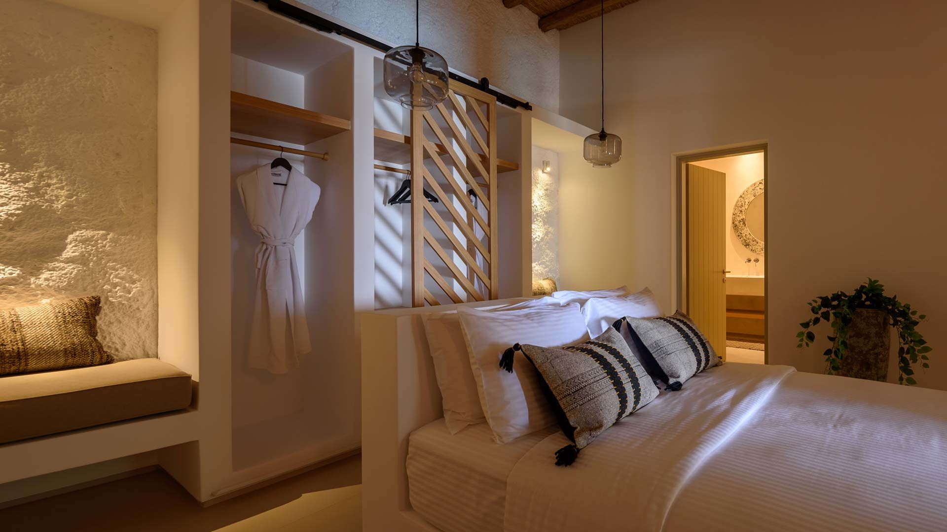 Este Luxury Suites, Kontoxori, Santorini