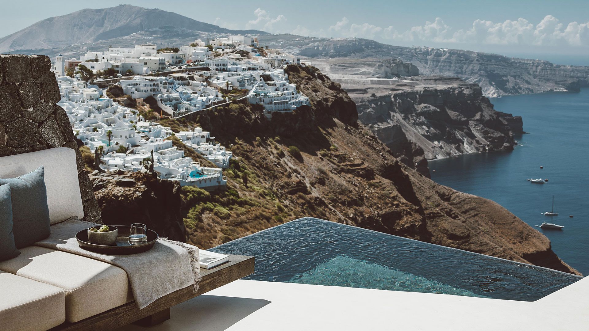 Κατασκευή 3 Πολυτελών Ιδιωτικών Βιλών, Ημεροβίγλι, Σαντορίνη