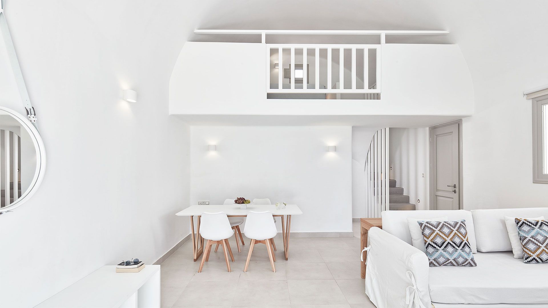 Διαμόρφωση περιβάλλοντος χώρου & Interior Design 5* Ξενοδοχείου, Παραλία Καμαρίου, Σαντορίνη