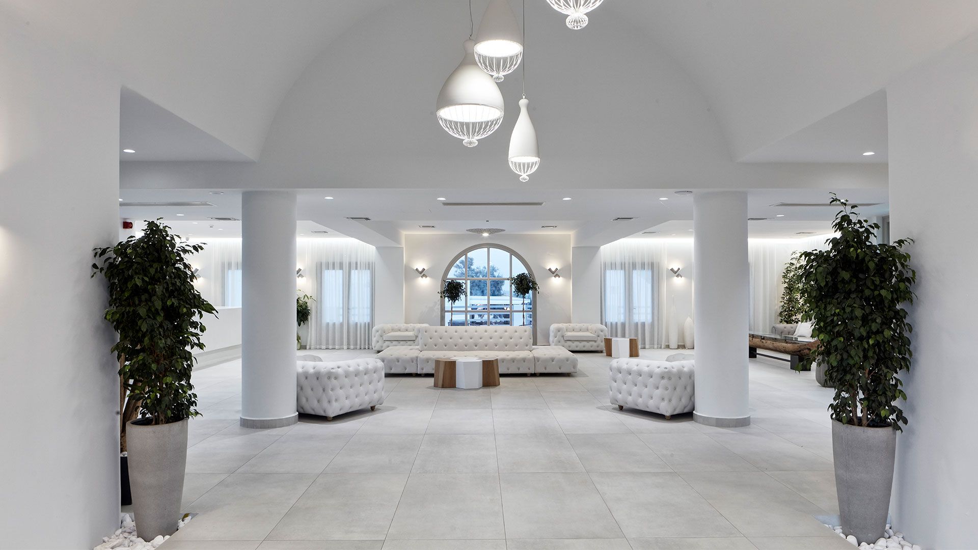 Διαμόρφωση περιβάλλοντος χώρου & Interior Design 5* Ξενοδοχείου, Παραλία Καμαρίου, Σαντορίνη