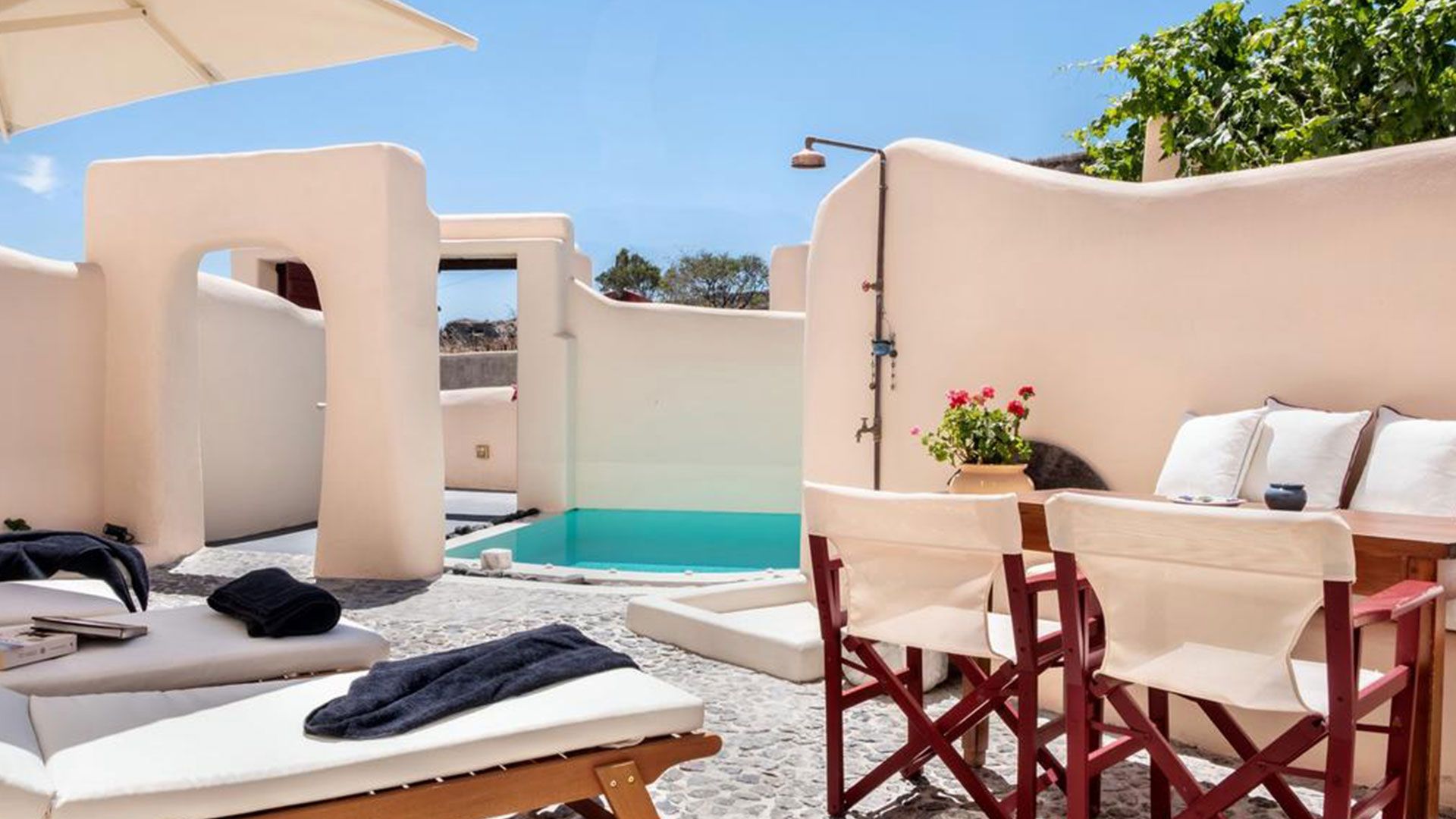 Μελέτη & Κατασκευή 3 Πολυτελών Κανάβων-Σουιτών, Βόθωνα, Σαντορίνη