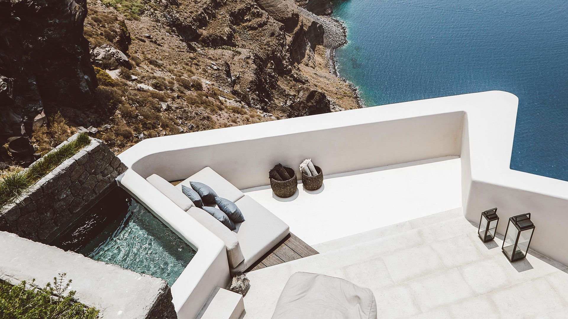 Κατασκευή 3 Πολυτελών Ιδιωτικών Βιλών, Ημεροβίγλι, Σαντορίνη