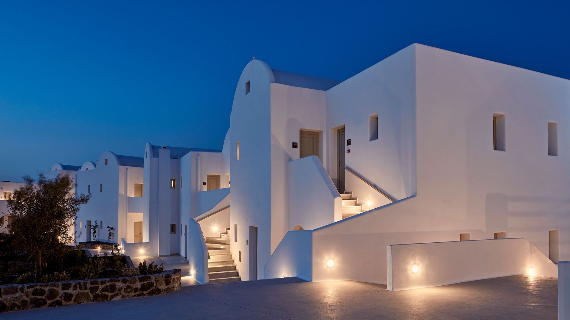 Διαμόρφωση περιβάλλοντος χώρου & Interior Design 5* Ξενοδοχείου, Παραλία Καμαρίου, Σαντορίνη